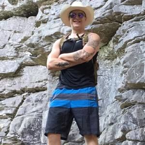 Meet your Posher, Tylar